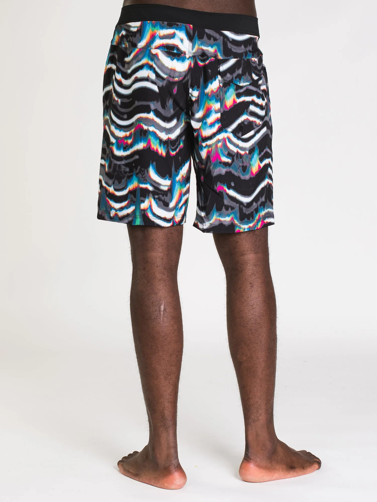 SAXX BLACK WAVE STREAK 2 IN 1 BOARDSHORT - CLEARANCE
