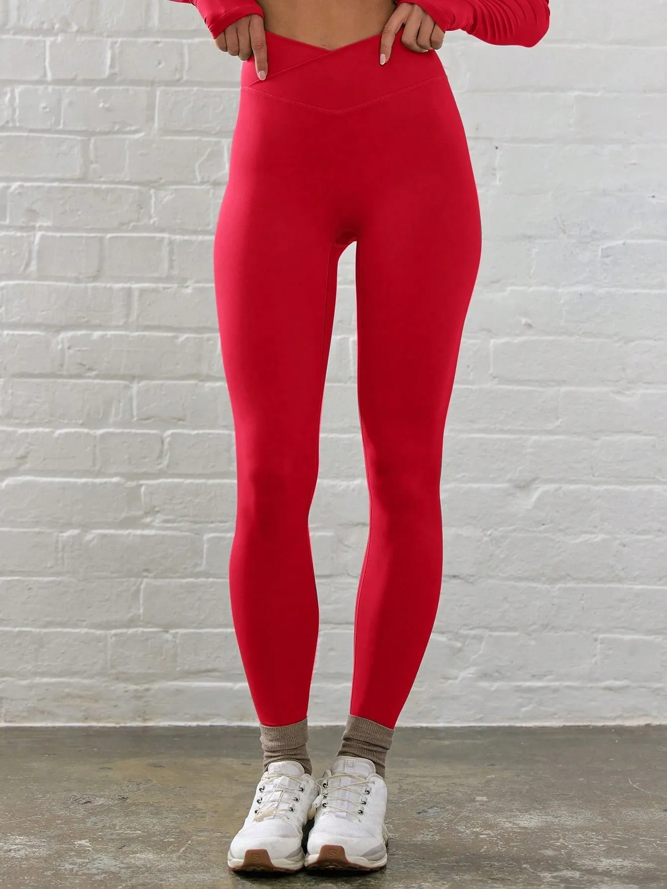 Sport Crossover High-Waist Leggings – Sculpting & Stretchy