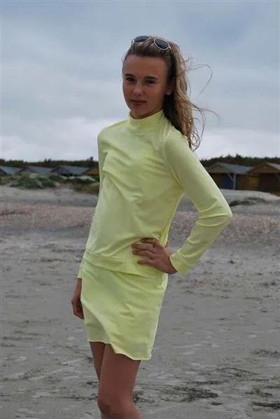 Teenage Unisex Long Sleeve Turtle Neck Top – UPF 50 