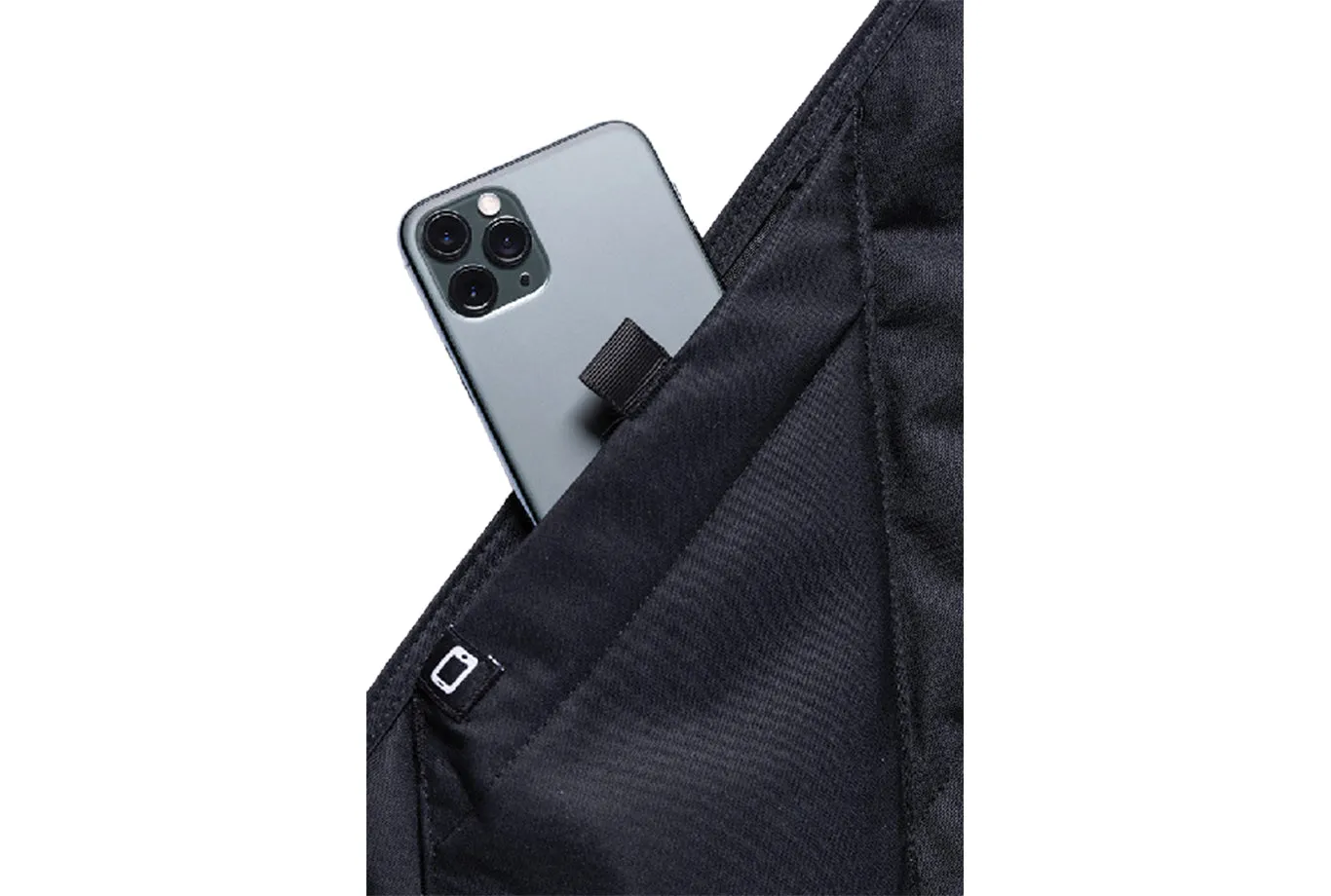 WATERPROOF HOODED PUFFER BLANKET